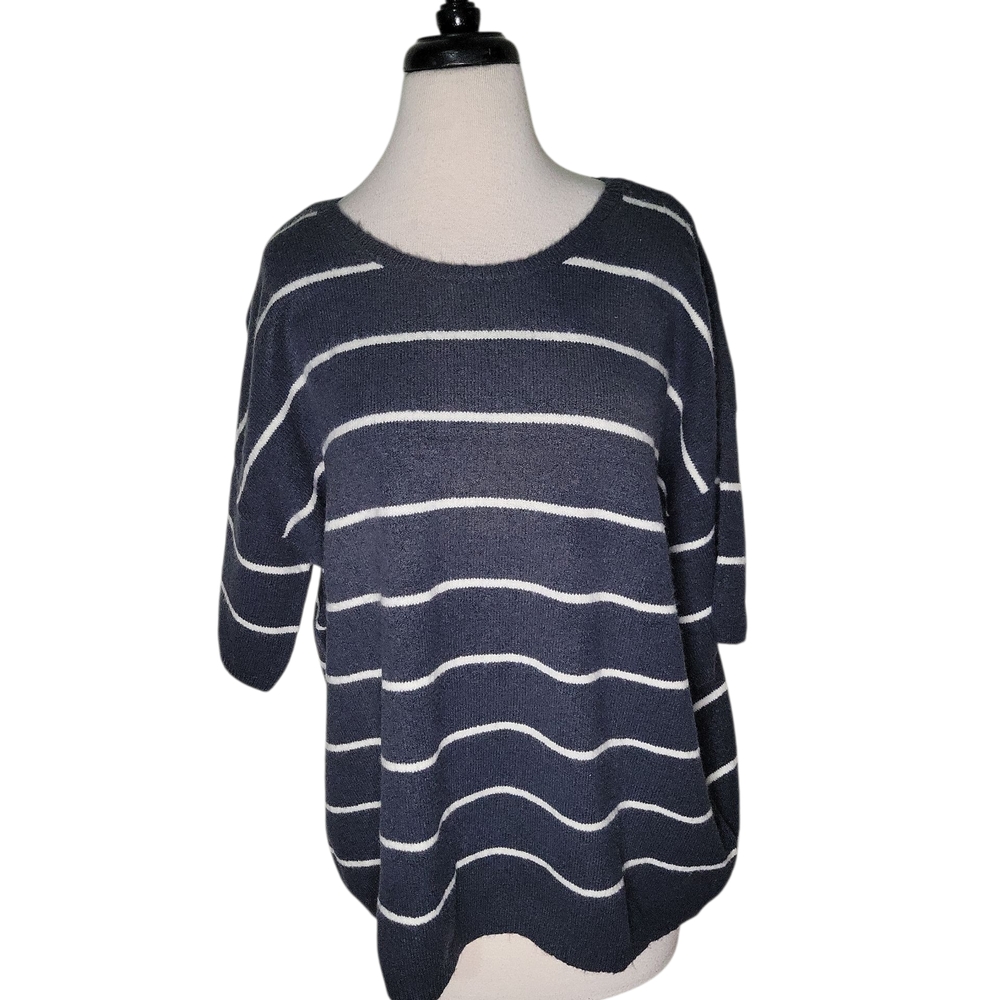 NYDJ Navy and White Striped Crew Neck Short Sleeve Sweater NWT❄️